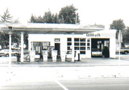 Union Gas Station c. 1989