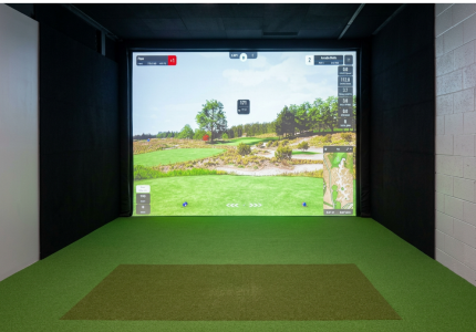 Golf Simuator Now Open at Lake Front Park!