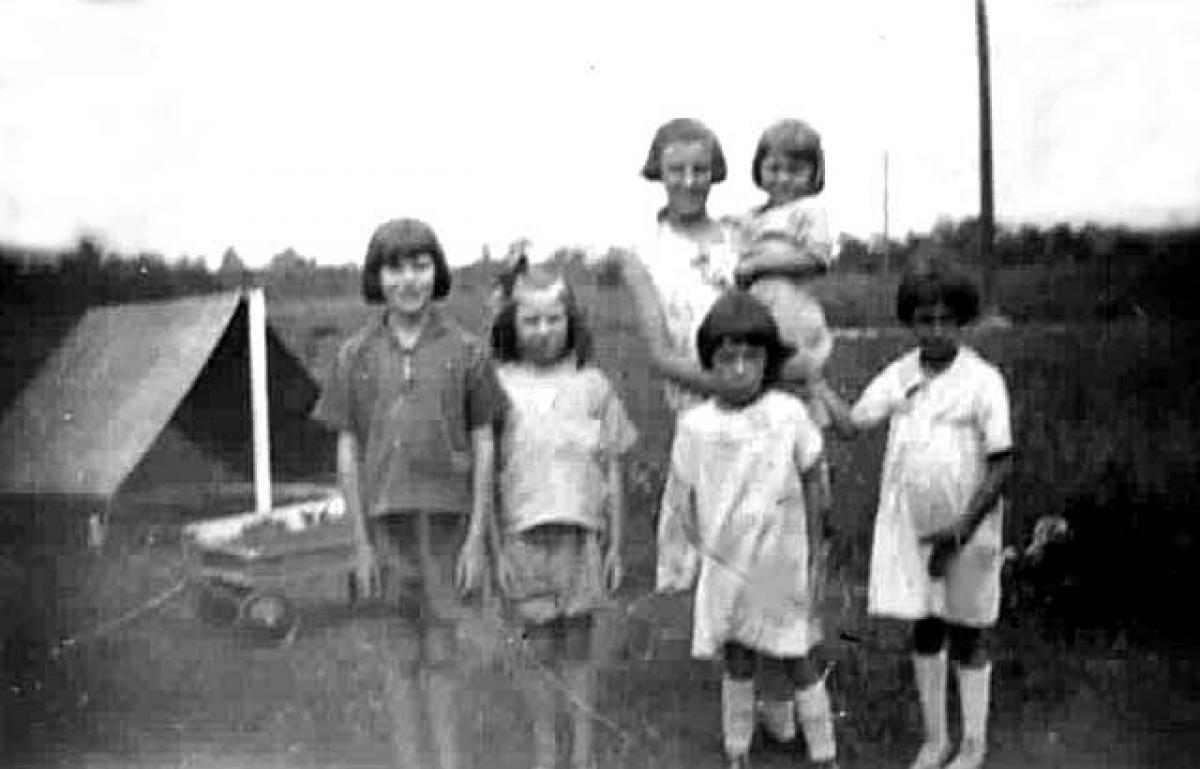 Back yard of 1686 Anita, c. 1928. Goethe & Hawthorne in background.