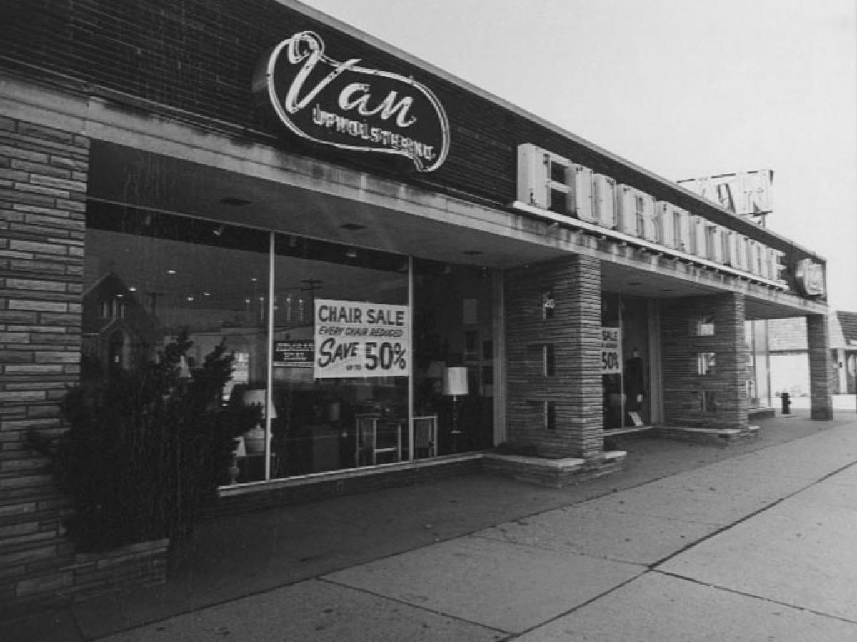 Van Upholstering Furniture 20343 Mack c.1976 1